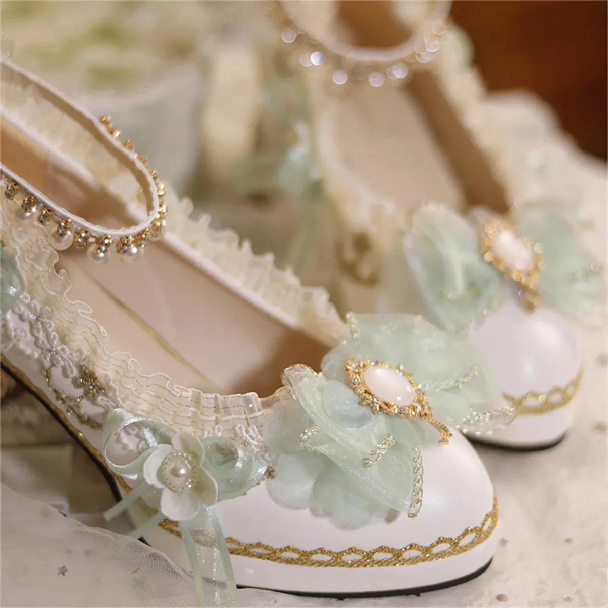 Advbridge French Vintage Lolita Girls Shoes Elegant Tea Party Palaca Ribbon Bowknot Pearls Gems Lace Pointed Sandals 5-6cm High Heeled