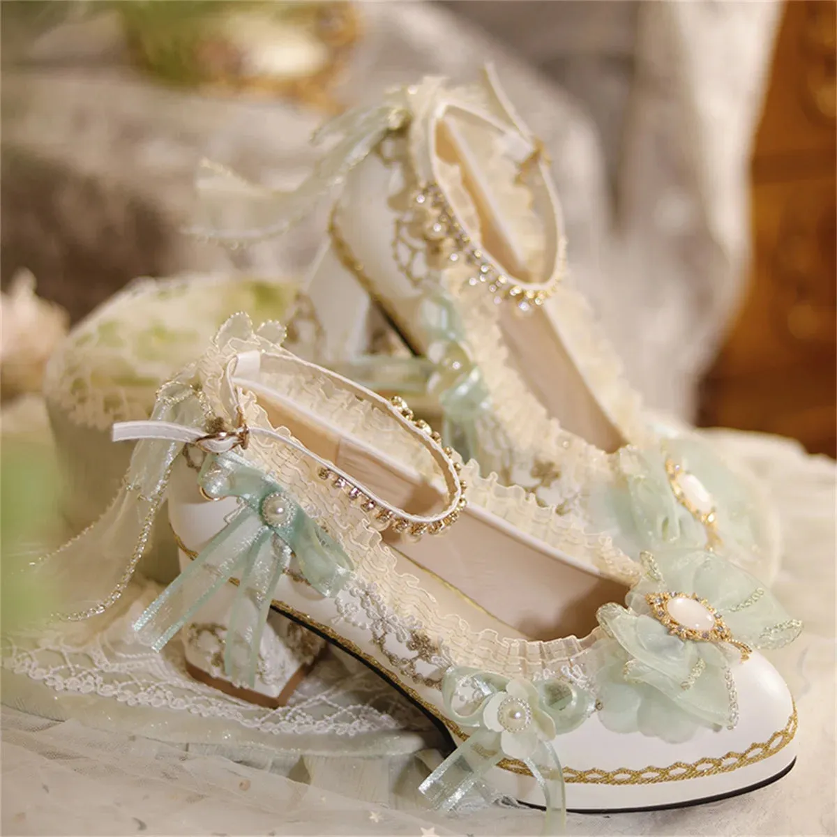 Advbridge French Vintage Lolita Girls Shoes Elegant Tea Party Palaca Ribbon Bowknot Pearls Gems Lace Pointed Sandals 5-6cm High Heeled