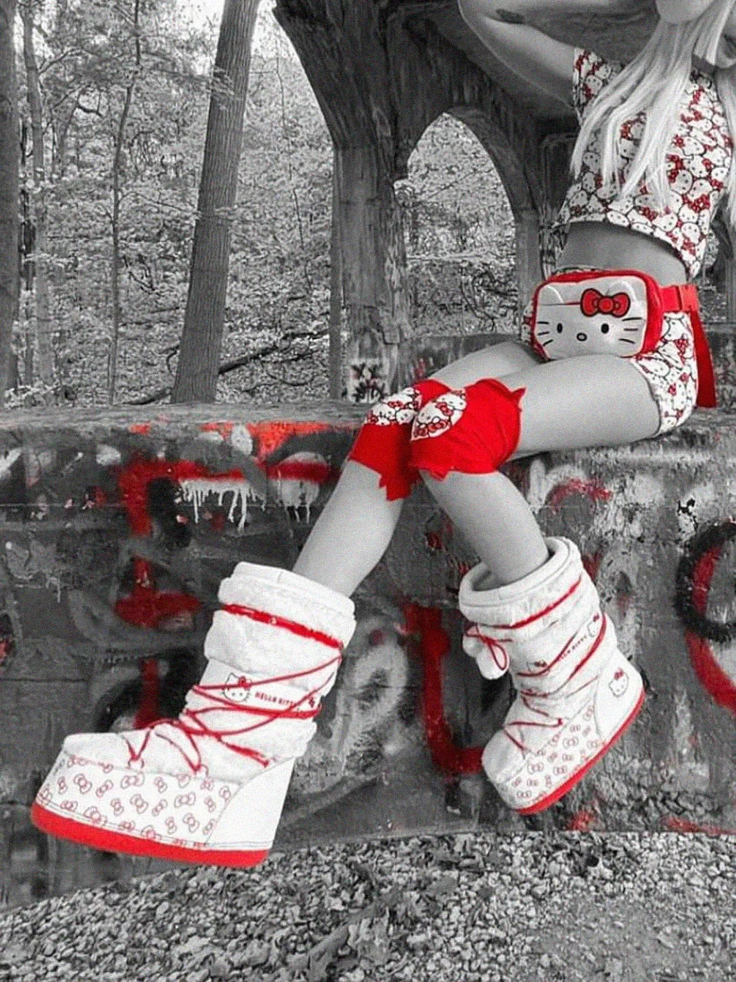 BLIZZ HELLO KITTY MOON BOOTS